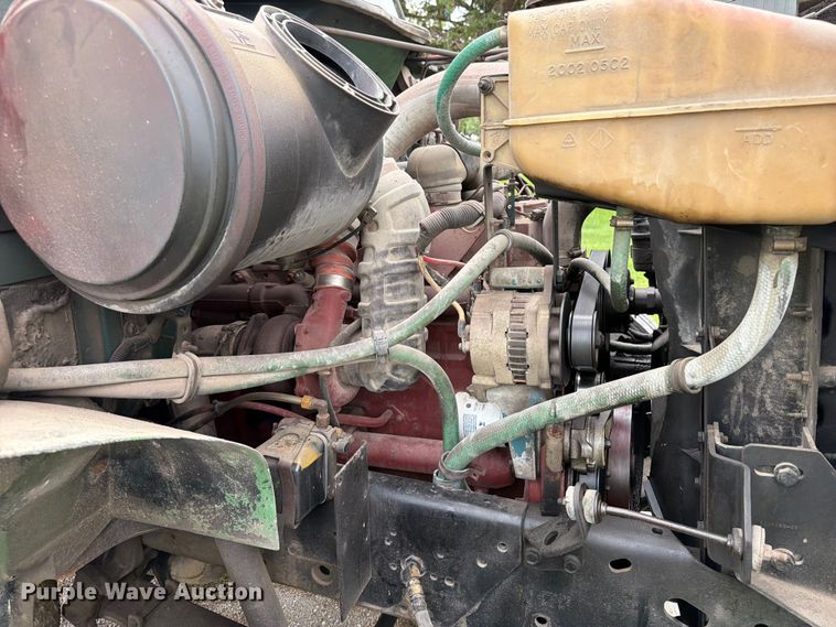 image for item FB5926 1996 International 4700 grapple truck
