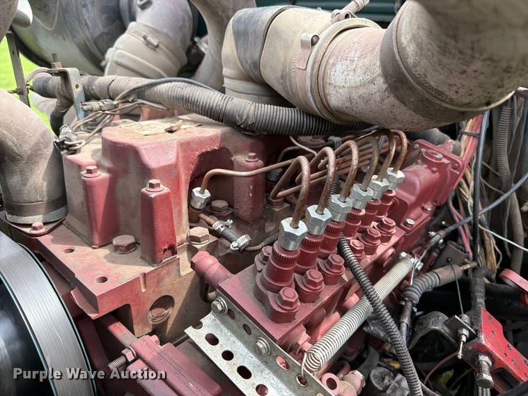 image for item FB5926 1996 International 4700 grapple truck