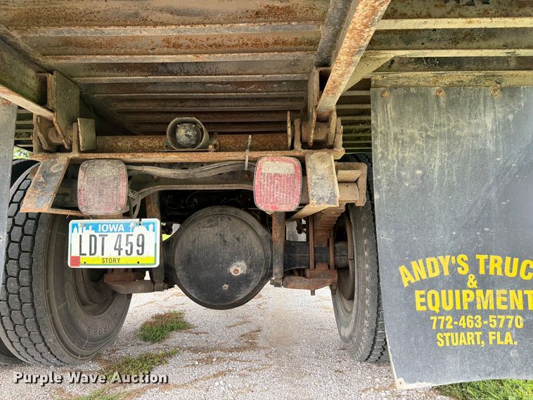 image for item FB5926 1996 International 4700 grapple truck