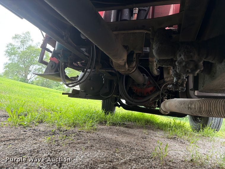 image for item FB5926 1996 International 4700 grapple truck