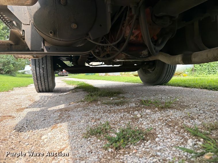 image for item FB5926 1996 International 4700 grapple truck