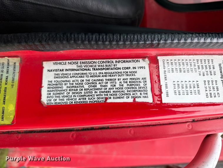 image for item FB5926 1996 International 4700 grapple truck