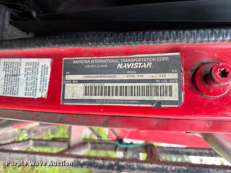 image for item FB5926 1996 International 4700 grapple truck