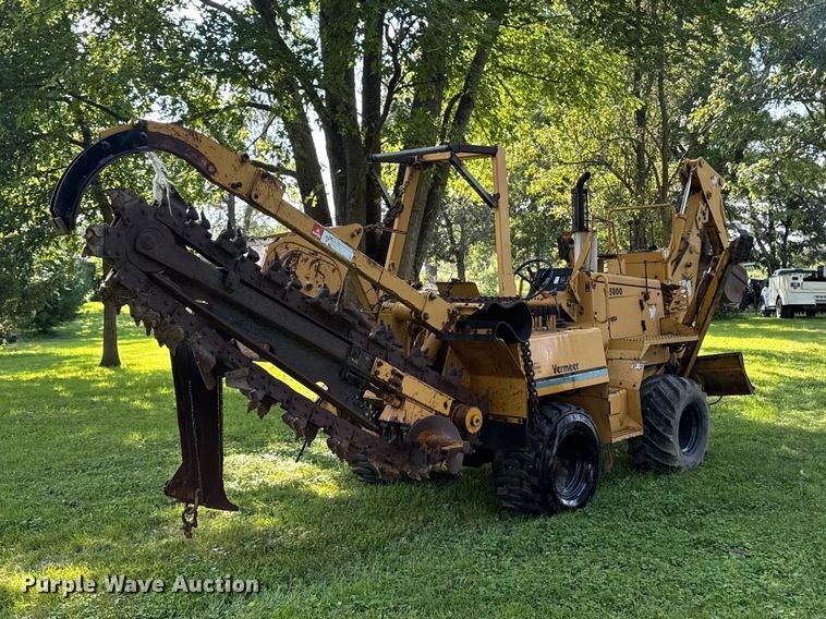 image for item FB5944 Vermeer V-5800 trencher