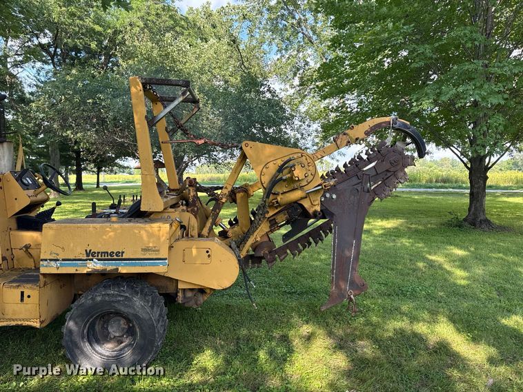 image for item FB5944 Vermeer V-5800 trencher