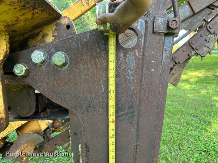 image for item FB5944 Vermeer V-5800 trencher