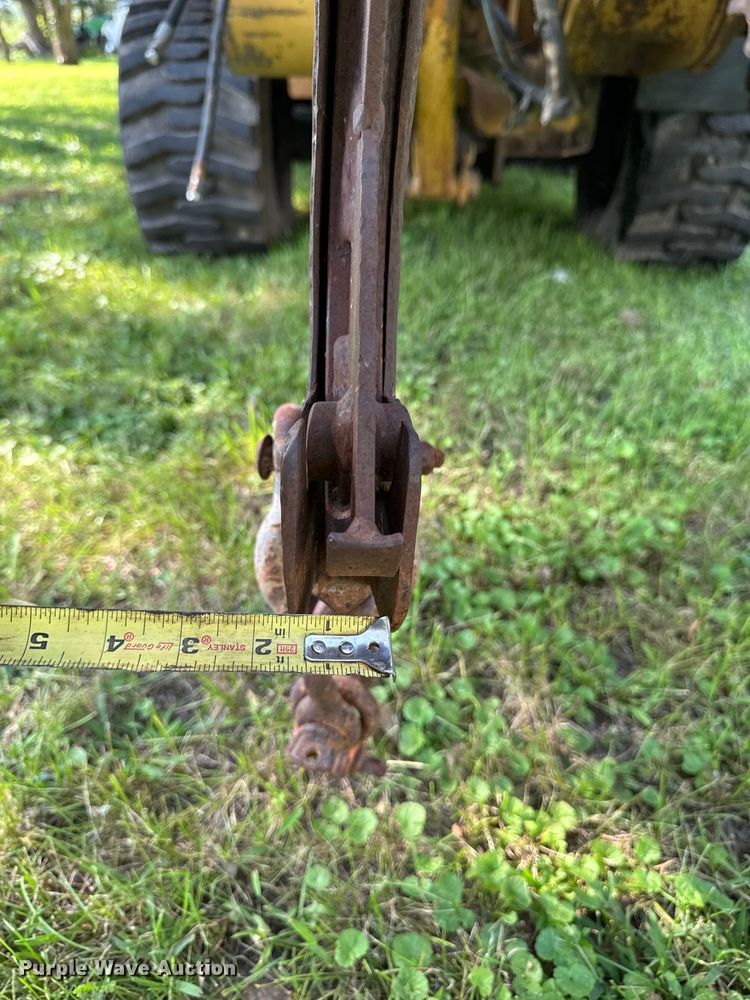 image for item FB5944 Vermeer V-5800 trencher