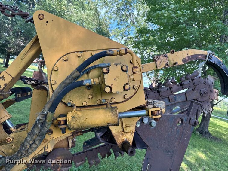 image for item FB5944 Vermeer V-5800 trencher