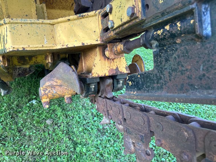 image for item FB5944 Vermeer V-5800 trencher