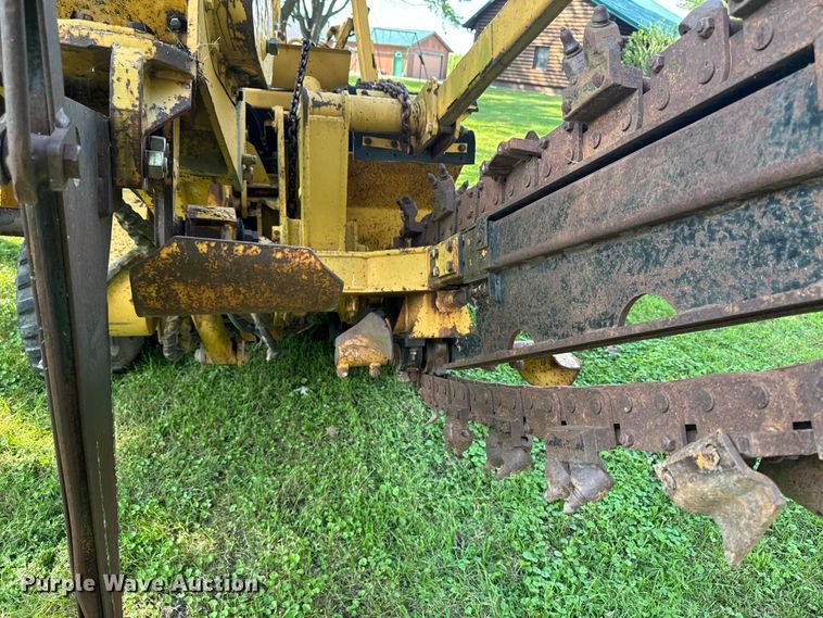 image for item FB5944 Vermeer V-5800 trencher