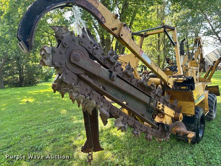 image for item FB5944 Vermeer V-5800 trencher