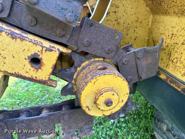 image for item FB5944 Vermeer V-5800 trencher