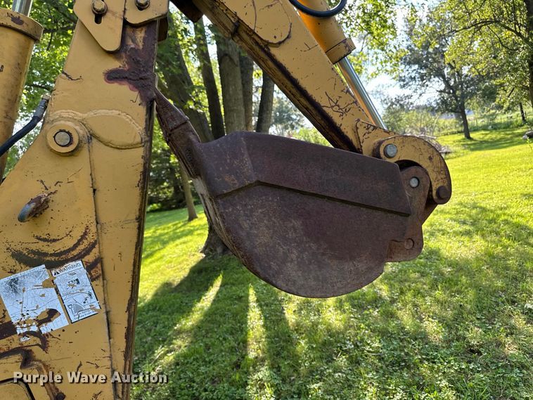image for item FB5944 Vermeer V-5800 trencher