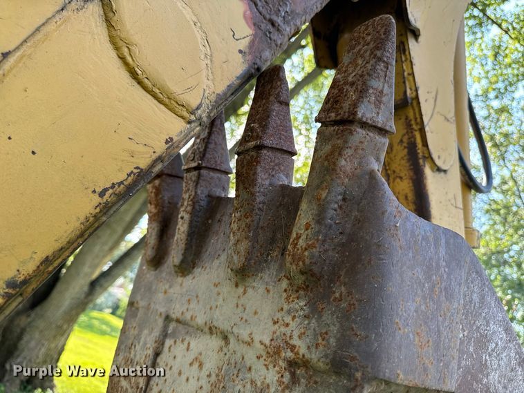 image for item FB5944 Vermeer V-5800 trencher