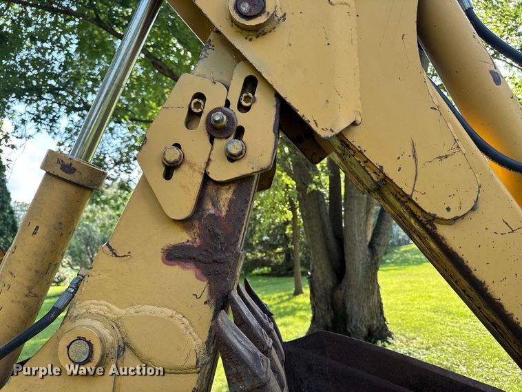 image for item FB5944 Vermeer V-5800 trencher