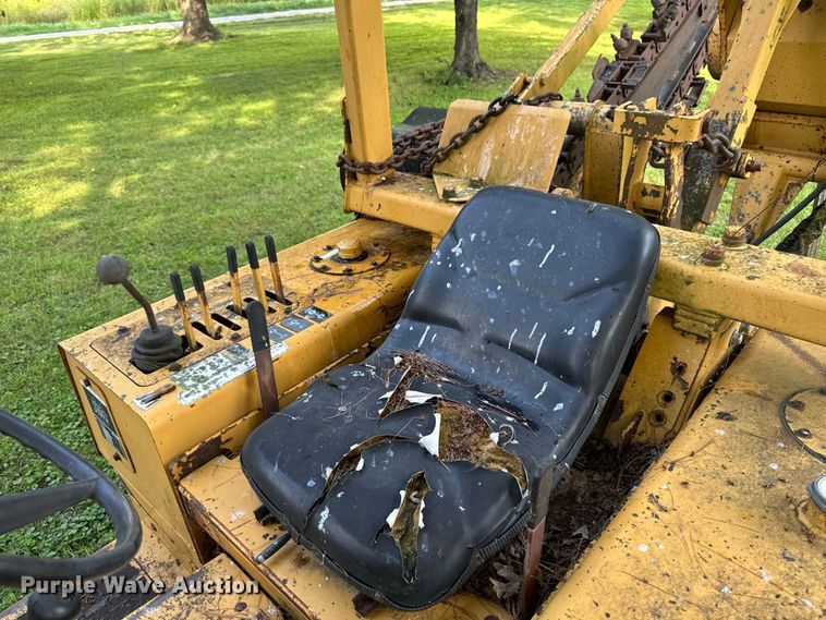 image for item FB5944 Vermeer V-5800 trencher