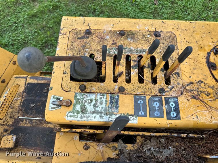 image for item FB5944 Vermeer V-5800 trencher
