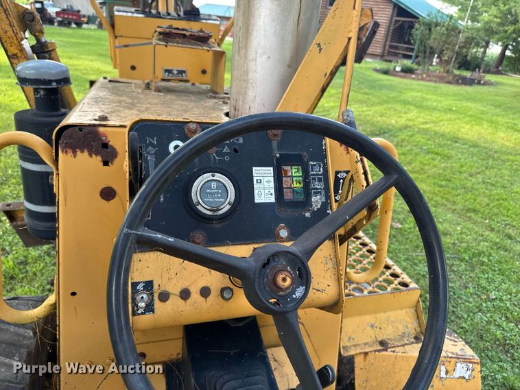 image for item FB5944 Vermeer V-5800 trencher