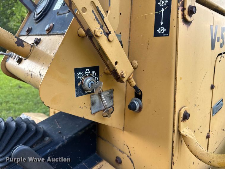 image for item FB5944 Vermeer V-5800 trencher
