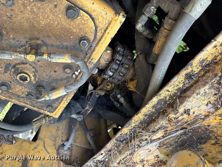 image for item FB5944 Vermeer V-5800 trencher