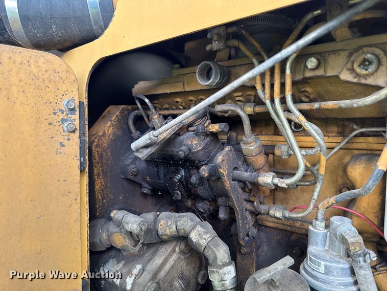 image for item FB5944 Vermeer V-5800 trencher