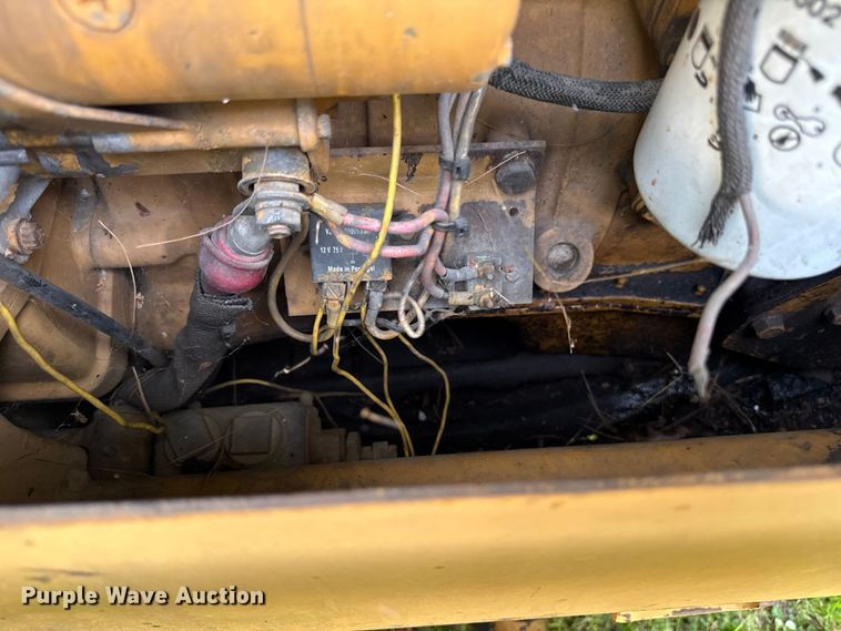 image for item FB5944 Vermeer V-5800 trencher