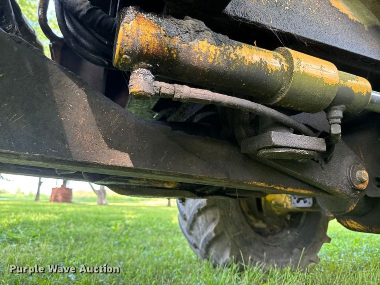 image for item FB5944 Vermeer V-5800 trencher