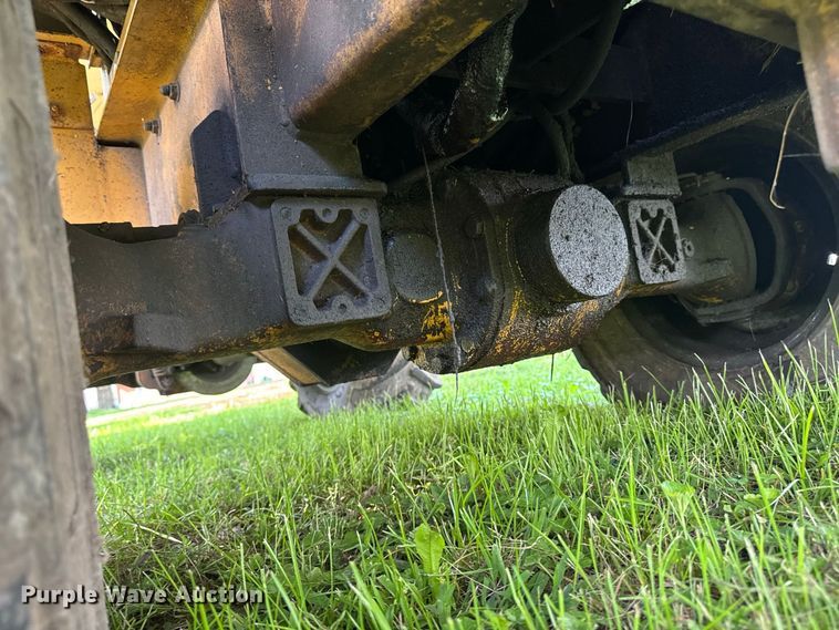 image for item FB5944 Vermeer V-5800 trencher