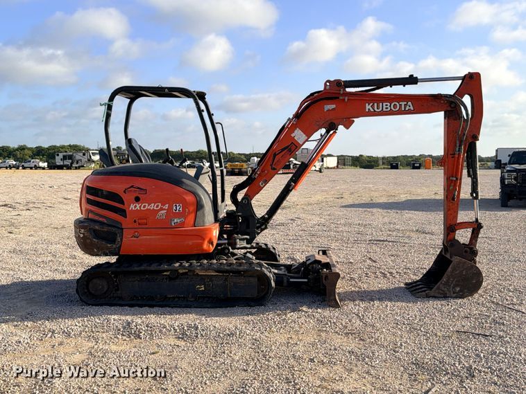 image for item FB8289 2020 Kubota KX040-4 mini excavator