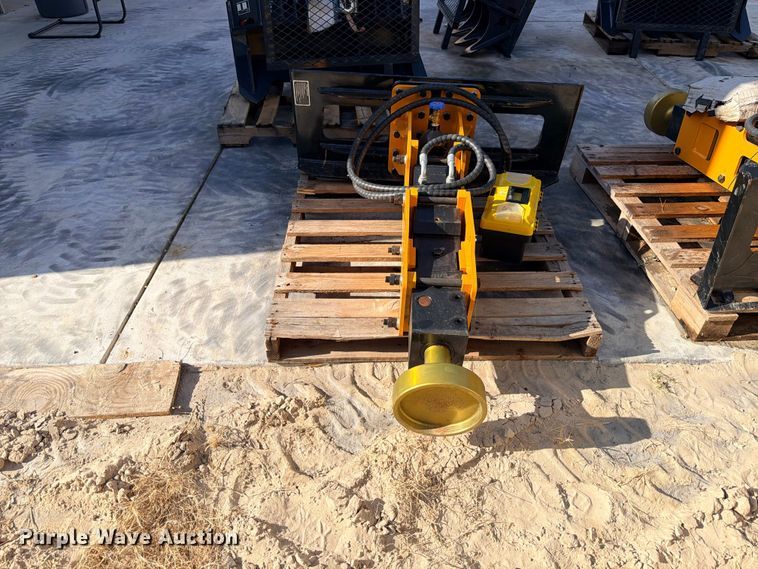 image for item FB8298 2026 Giyi D680 skid steer post driver