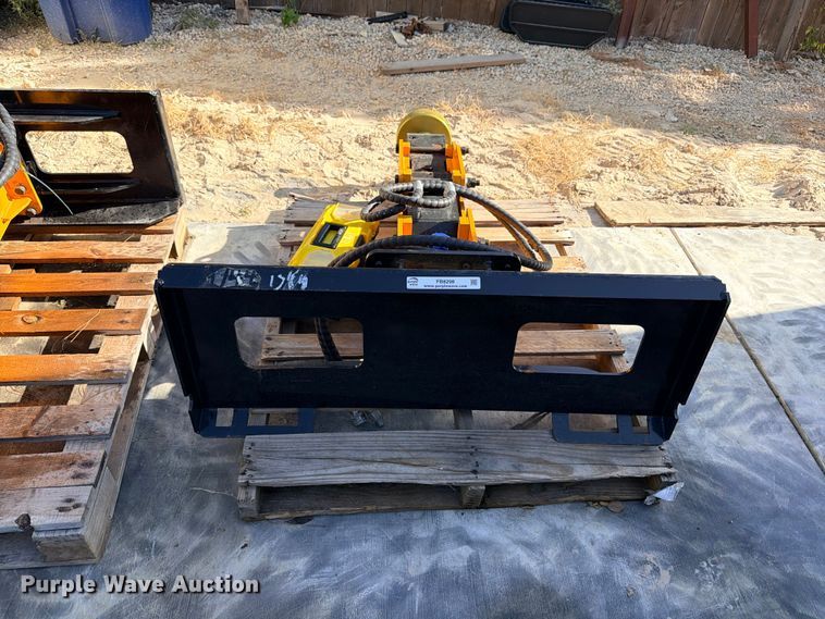 image for item FB8298 2026 Giyi D680 skid steer post driver