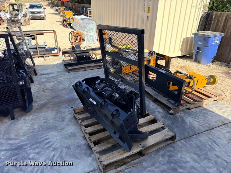 image for item FB8299 2025 LandHonor FW-13-15000G skid steer winch