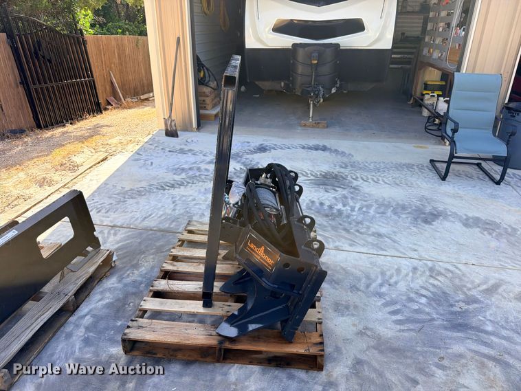 image for item FB8299 2025 LandHonor FW-13-15000G skid steer winch