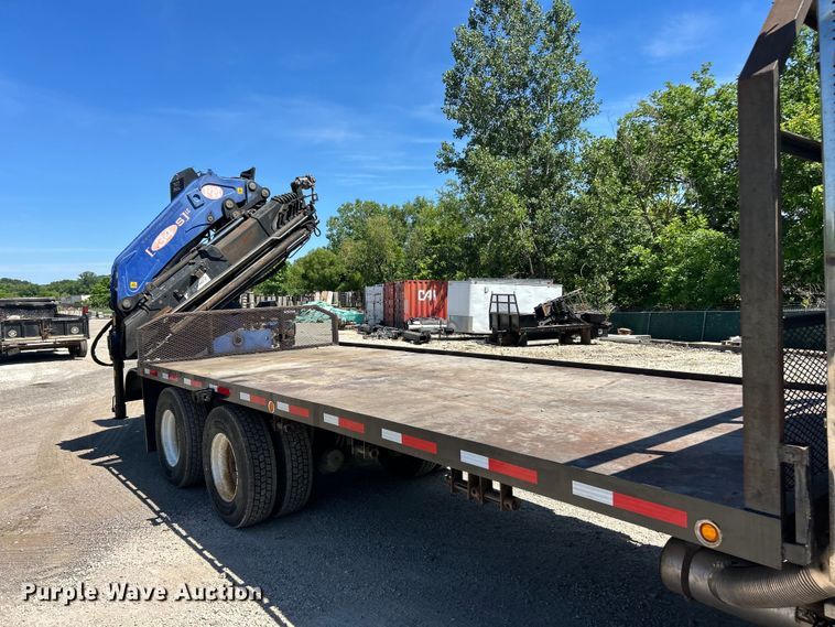 image for item FC2737 2005 Sterling Truck L9500 Series crane truck
