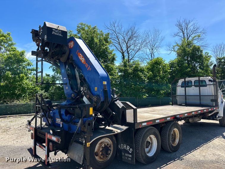 image for item FC2737 2005 Sterling Truck L9500 Series crane truck