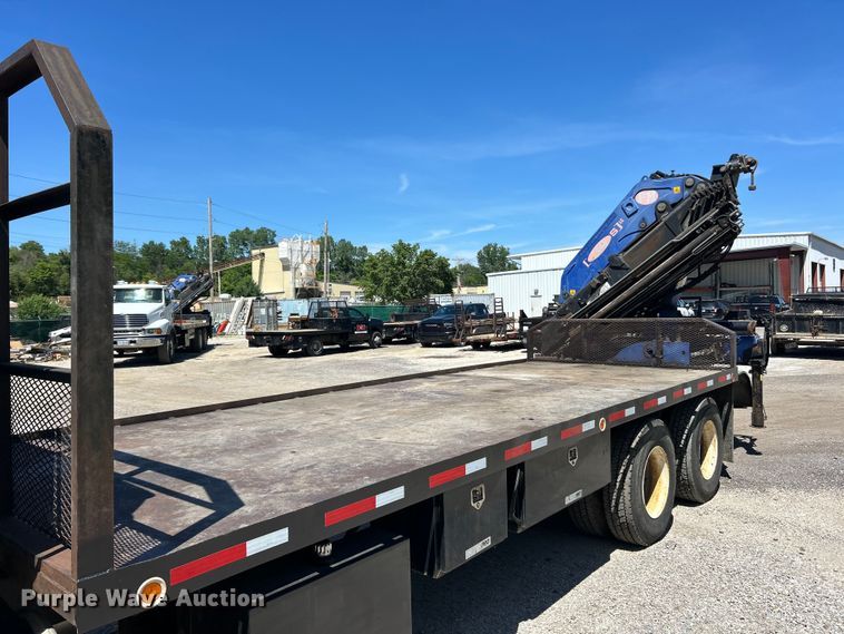 image for item FC2737 2005 Sterling Truck L9500 Series crane truck