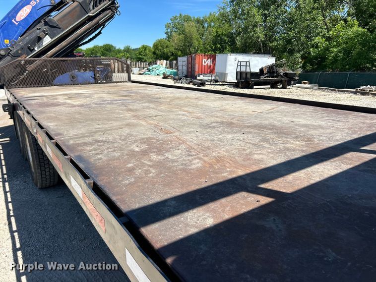 image for item FC2737 2005 Sterling Truck L9500 Series crane truck