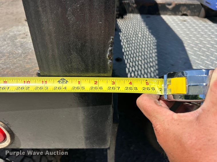 image for item FC2737 2005 Sterling Truck L9500 Series crane truck