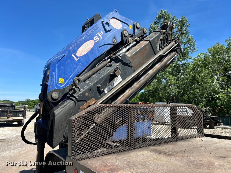 image for item FC2737 2005 Sterling Truck L9500 Series crane truck