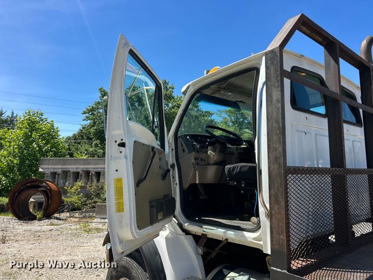 image for item FC2737 2005 Sterling Truck L9500 Series crane truck