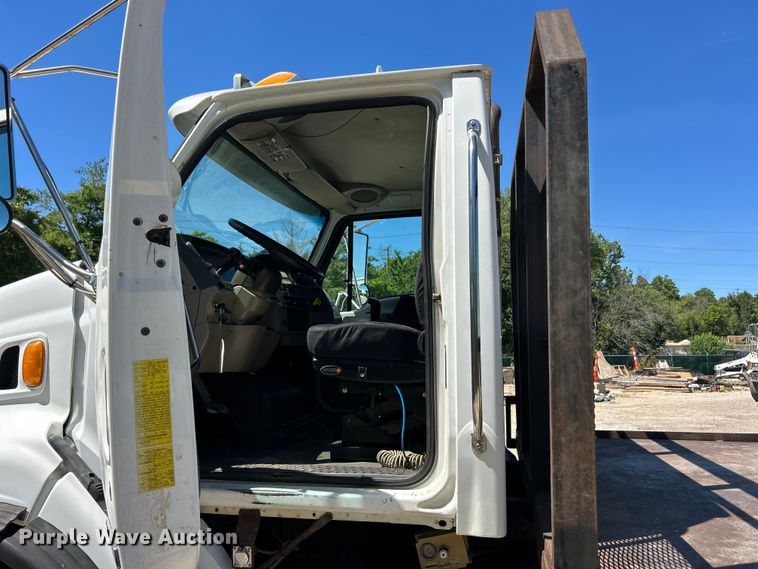 image for item FC2737 2005 Sterling Truck L9500 Series crane truck
