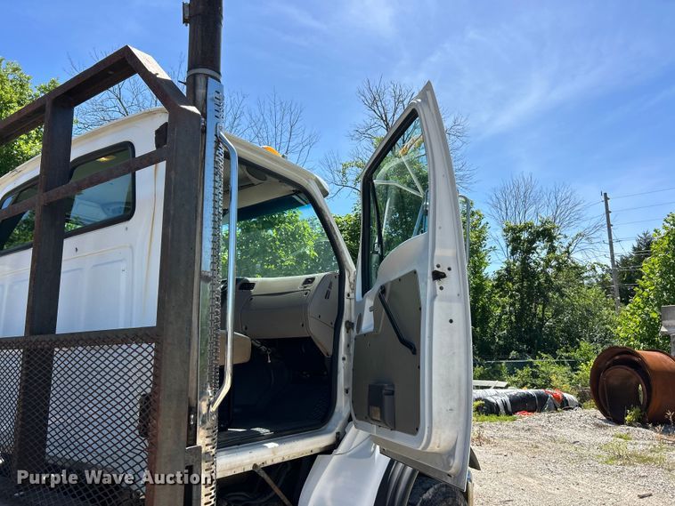 image for item FC2737 2005 Sterling Truck L9500 Series crane truck