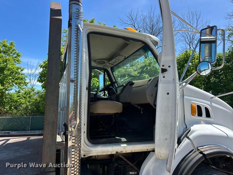image for item FC2737 2005 Sterling Truck L9500 Series crane truck