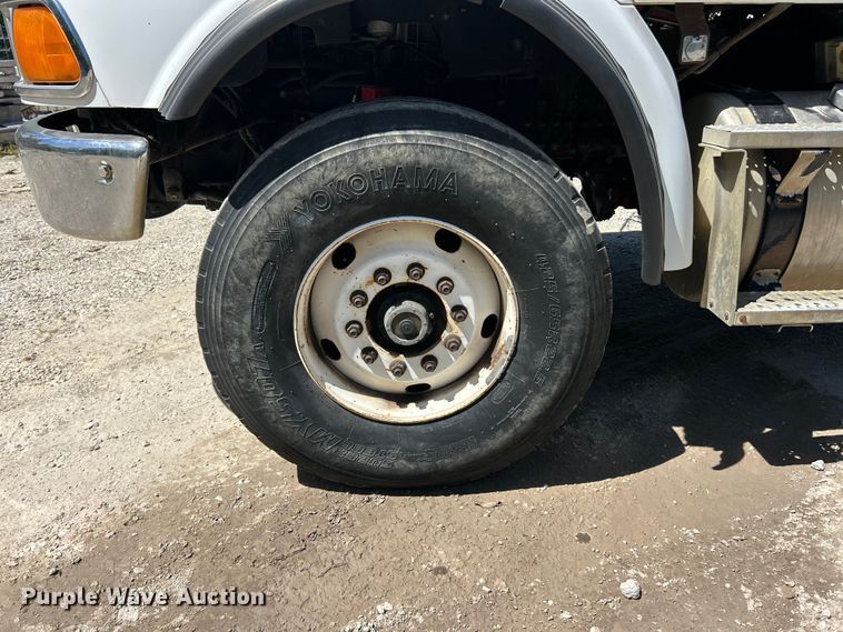 image for item FC2737 2005 Sterling Truck L9500 Series crane truck