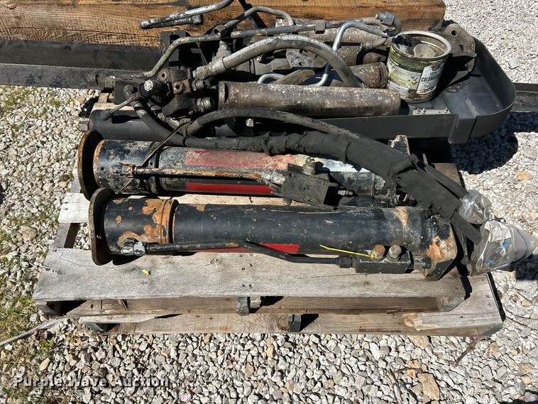 image for item FC2738 Knuckle crane parts