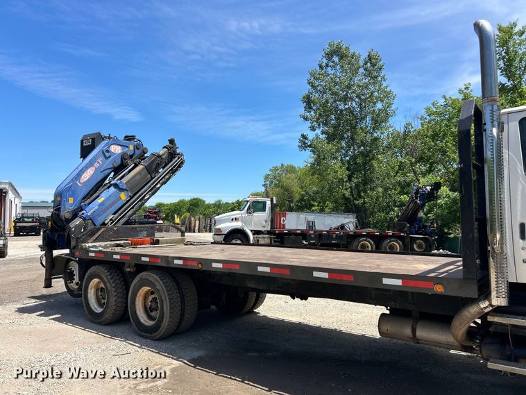 image for item FC2739 2005 Sterling Truck L9500 Series crane truck