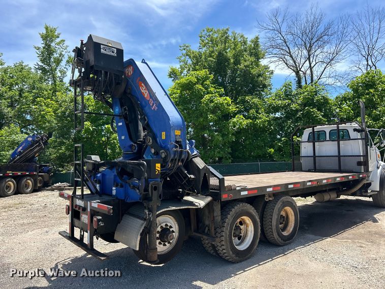 image for item FC2739 2005 Sterling Truck L9500 Series crane truck