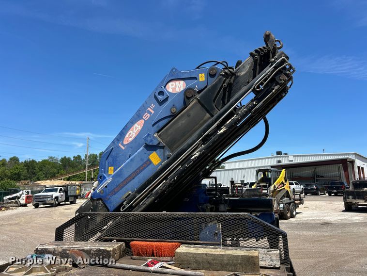 image for item FC2739 2005 Sterling Truck L9500 Series crane truck