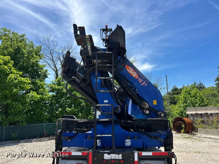 image for item FC2739 2005 Sterling Truck L9500 Series crane truck