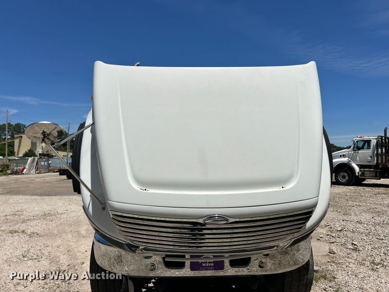 image for item FC2739 2005 Sterling Truck L9500 Series crane truck